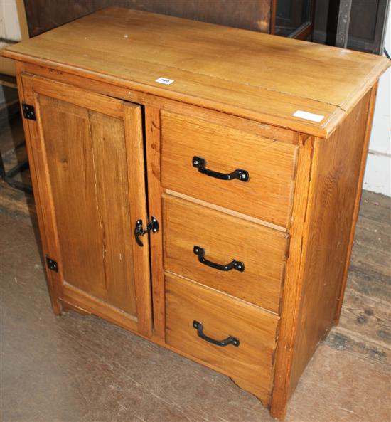 Oak dwarf cabinet with 3 drawers